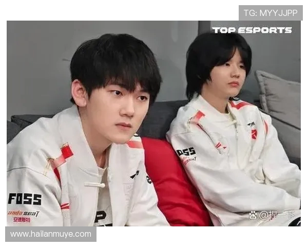 TES在精英赛积分榜上以77分稳居第一位置，领先其他战队